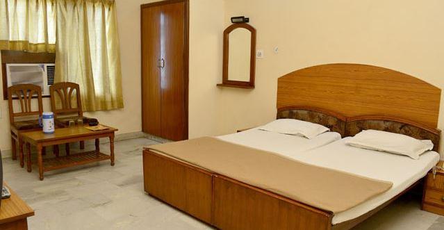 Hotel Raghav Palace